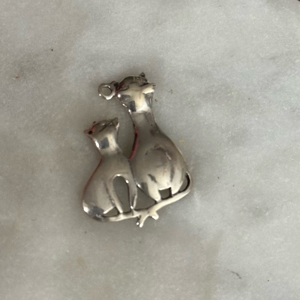 Sterling silver mama and kitten charm